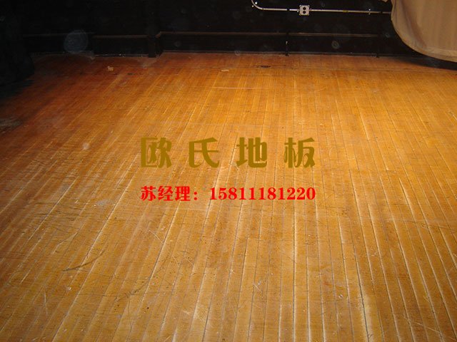 體育運動木地板被水泡，及時止損很重要