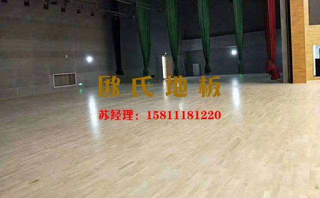 為什么舞臺木地板要翻新？舞臺木地板翻新的具體操作——歐氏地板